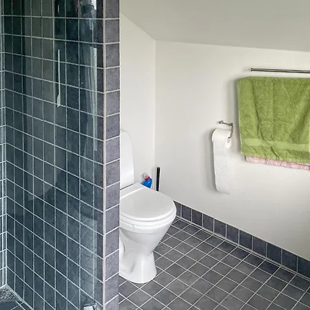 3 Bedroom In Vaeggerlose * Bøtø By